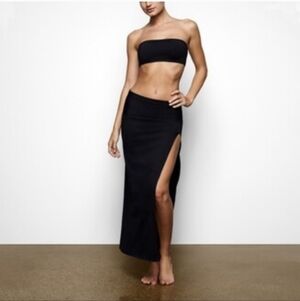 SKIMS SHAPING SWIM LONG SKIRT IN ONYX XL EUC